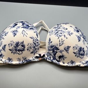 Victoria's Secret Ivory and Navy Floral Bra